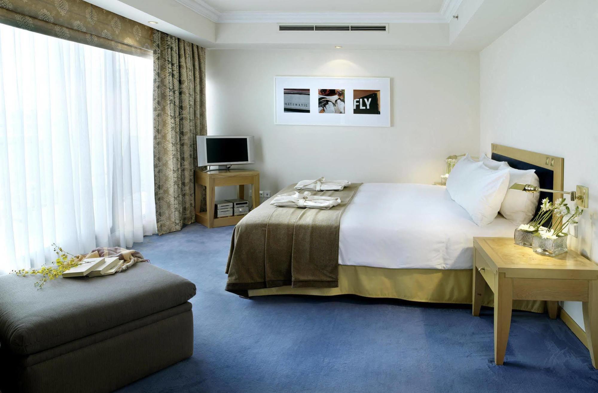 Marriott Atena
